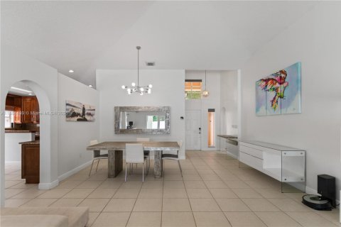 Casa en venta en Miramar, Florida, 3 dormitorios, 196.86 m2 № 1857464 - foto 10