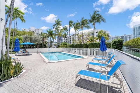 Condominio en venta en Miami Beach, Florida, 2 dormitorios, 99.41 m2 № 1861206 - foto 17