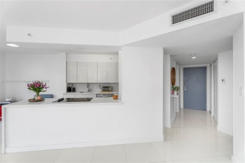 Condominio en venta en Miami Beach, Florida, 2 dormitorios, 99.41 m2 № 1861206 - foto 4