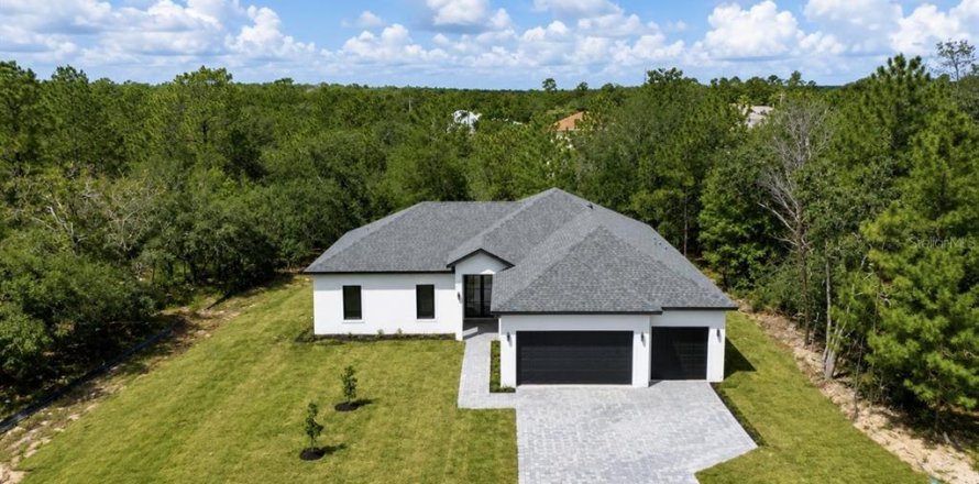 House in Homosassa, Florida 4 bedrooms, 185.34 sq.m. № 2338880