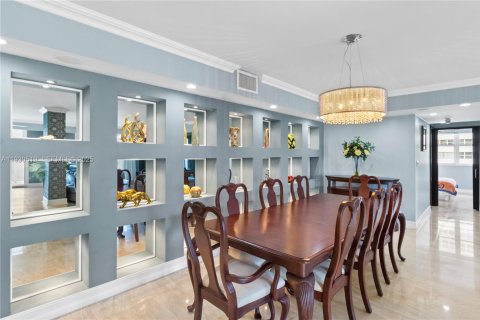 Condo in Hallandale Beach, Florida, 3 bedrooms  № 1990290 - photo 9