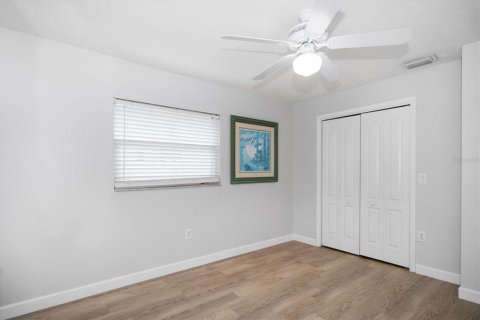 House in Clearwater, Florida 5 bedrooms, 264.96 sq.m. № 1812545 - photo 28