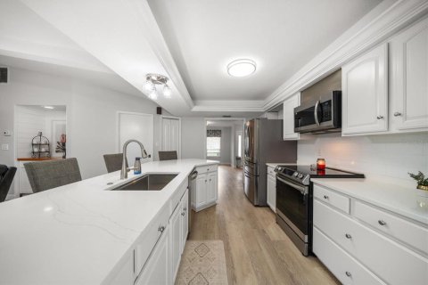 House in Clearwater, Florida 5 bedrooms, 264.96 sq.m. № 1812545 - photo 7