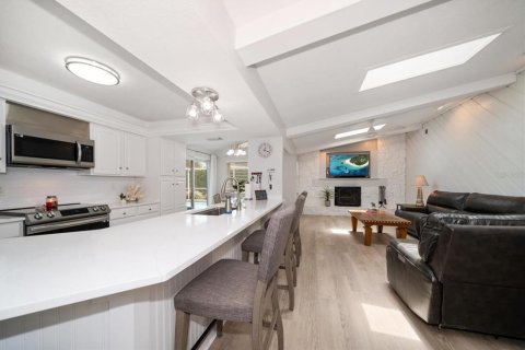 House in Clearwater, Florida 5 bedrooms, 264.96 sq.m. № 1812545 - photo 3