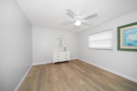 House in Clearwater, Florida 5 bedrooms, 264.96 sq.m. № 1812545 - photo 27