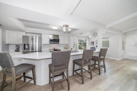 House in Clearwater, Florida 5 bedrooms, 264.96 sq.m. № 1812545 - photo 6