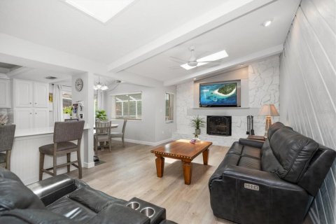 House in Clearwater, Florida 5 bedrooms, 264.96 sq.m. № 1812545 - photo 12