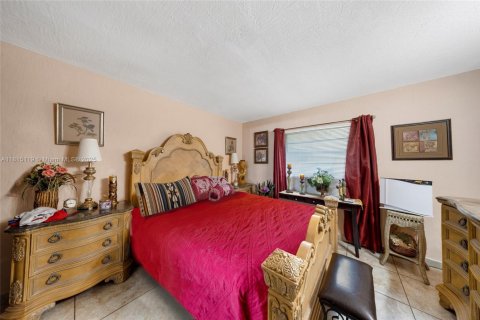 Commercial property in Miami, Florida № 1766744 - photo 10