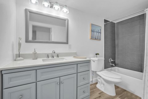 Copropriété à vendre à Fort Lauderdale, Floride: 2 chambres, 111.3 m2 № 2370229 - photo 23