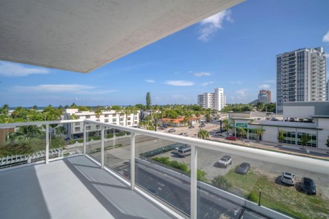 Copropriété à vendre à Fort Lauderdale, Floride: 2 chambres, 111.3 m2 № 2370229 - photo 16