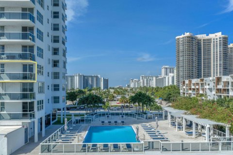 Copropriété à vendre à Fort Lauderdale, Floride: 2 chambres, 111.3 m2 № 2370229 - photo 26