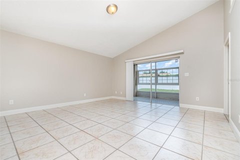 Villa ou maison à vendre à Orlando, Floride: 3 chambres, 116.31 m2 № 1796161 - photo 4