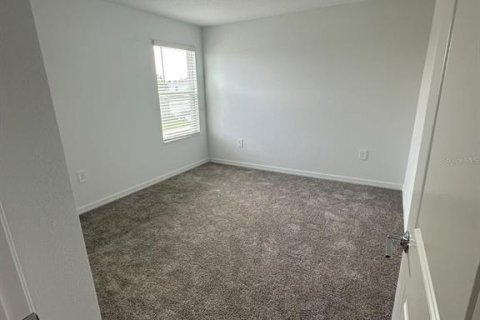 House in Kissimmee, Florida 5 bedrooms, 269.04 sq.m. № 2400403 - photo 12