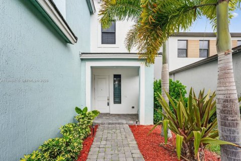 House in Westlake, Florida 5 bedrooms, 233.37 sq.m. № 2007681 - photo 3