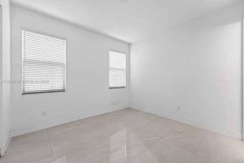 House in Westlake, Florida 5 bedrooms, 233.37 sq.m. № 2007681 - photo 28