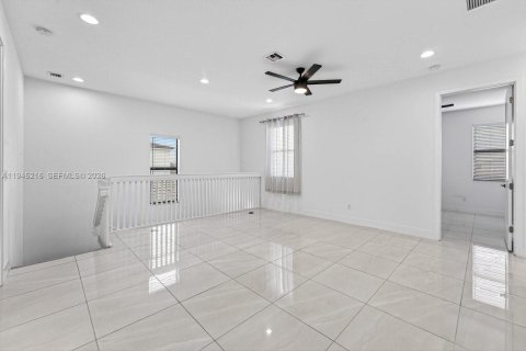 House in Westlake, Florida 5 bedrooms, 233.37 sq.m. № 2007681 - photo 24