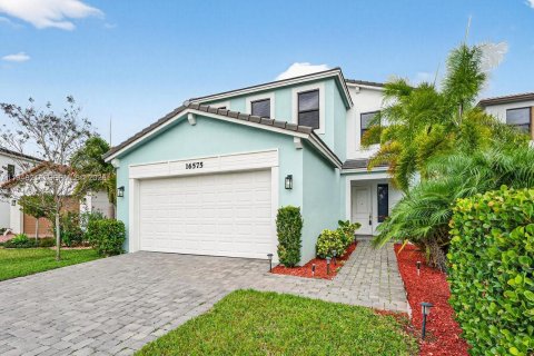 House in Westlake, Florida 5 bedrooms, 233.37 sq.m. № 2007681 - photo 2