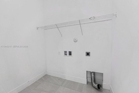 House in Westlake, Florida 5 bedrooms, 233.37 sq.m. № 2007681 - photo 16