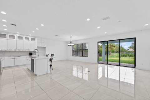 House in Westlake, Florida 5 bedrooms, 233.37 sq.m. № 2007681 - photo 5