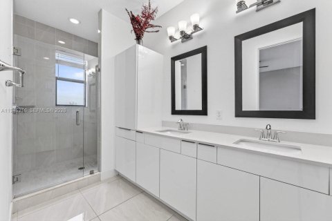 House in Westlake, Florida 5 bedrooms, 233.37 sq.m. № 2007681 - photo 17