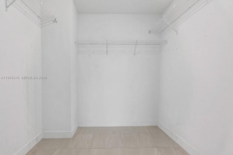 House in Westlake, Florida 5 bedrooms, 233.37 sq.m. № 2007681 - photo 20