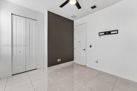 House in Westlake, Florida 5 bedrooms, 233.37 sq.m. № 2007681 - photo 27