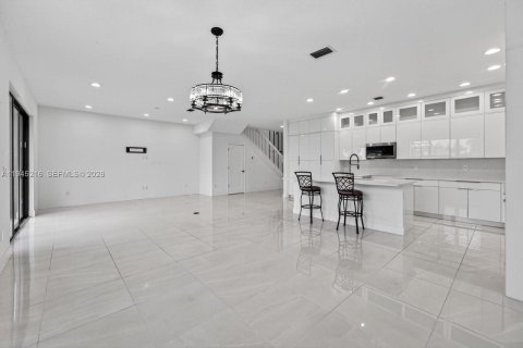 House in Westlake, Florida 5 bedrooms, 233.37 sq.m. № 2007681 - photo 7