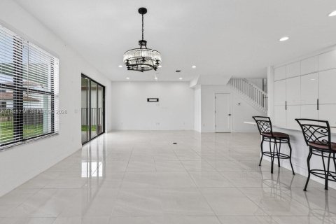 House in Westlake, Florida 5 bedrooms, 233.37 sq.m. № 2007681 - photo 8