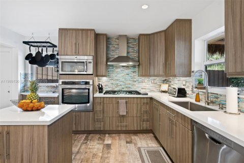 Villa ou maison à vendre à Pompano Beach, Floride: 3 chambres, 176.89 m2 № 2066111 - photo 6