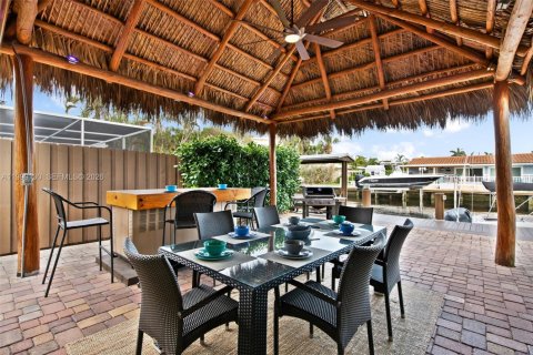 Villa ou maison à vendre à Pompano Beach, Floride: 3 chambres, 176.89 m2 № 2066111 - photo 14