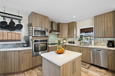 Villa ou maison à vendre à Pompano Beach, Floride: 3 chambres, 176.89 m2 № 2066111 - photo 7