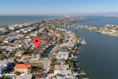 Adosado en venta en Indian Rocks Beach, Florida, 4 dormitorios, 204.38 m2 № 1527173 - foto 10