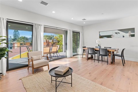 Adosado en venta en Indian Rocks Beach, Florida, 4 dormitorios, 204.38 m2 № 1527173 - foto 20
