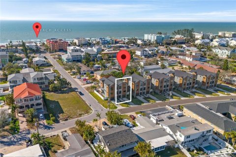 Adosado en venta en Indian Rocks Beach, Florida, 4 dormitorios, 204.38 m2 № 1527173 - foto 6