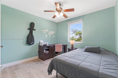 Touwnhouse à vendre à Miami, Floride: 3 chambres, 141.95 m2 № 1945073 - photo 22