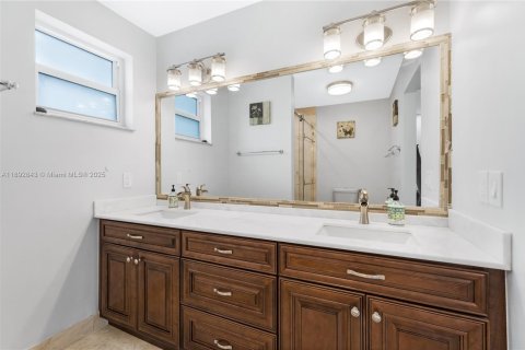 Touwnhouse à vendre à Miami, Floride: 3 chambres, 141.95 m2 № 1945073 - photo 19