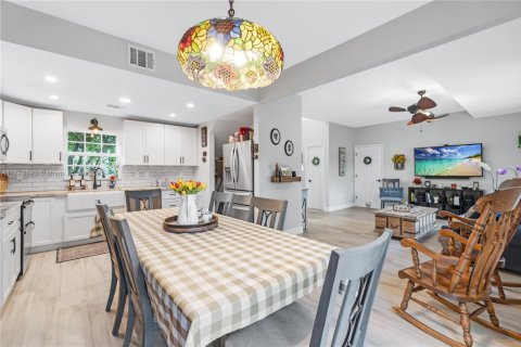 Touwnhouse à vendre à Miami, Floride: 3 chambres, 141.95 m2 № 1945073 - photo 6