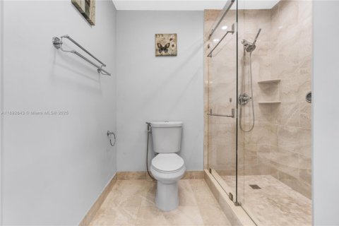 Touwnhouse à vendre à Miami, Floride: 3 chambres, 141.95 m2 № 1945073 - photo 21