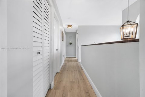 Touwnhouse à vendre à Miami, Floride: 3 chambres, 141.95 m2 № 1945073 - photo 14