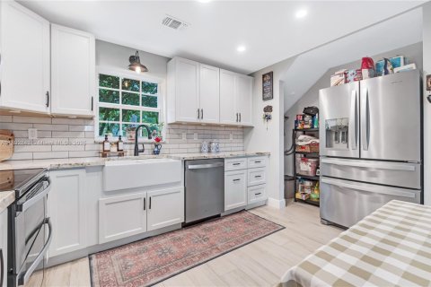 Touwnhouse à vendre à Miami, Floride: 3 chambres, 141.95 m2 № 1945073 - photo 9