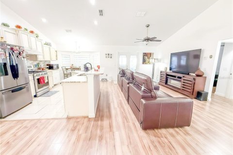 House in Ocala, Florida 3 bedrooms, 131.46 sq.m. № 1907040 - photo 7