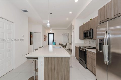 Снять в аренду кондоминиум в Дорал, Флорида 2 спальни, 89.56м2, № 2150414 - фото 10