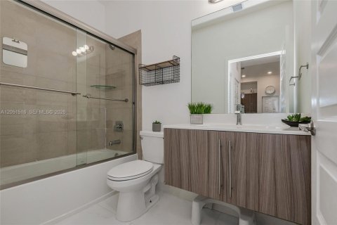 Снять в аренду кондоминиум в Дорал, Флорида 2 спальни, 89.56м2, № 2150414 - фото 22