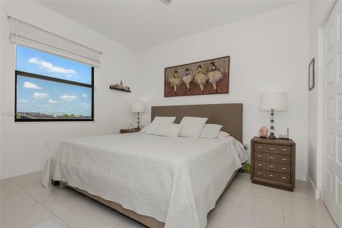 Снять в аренду кондоминиум в Дорал, Флорида 2 спальни, 89.56м2, № 2150414 - фото 14