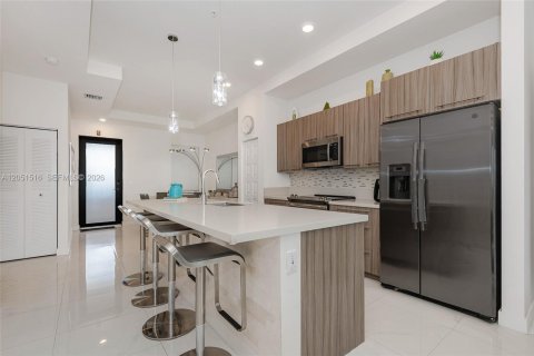 Снять в аренду кондоминиум в Дорал, Флорида 2 спальни, 89.56м2, № 2150414 - фото 11