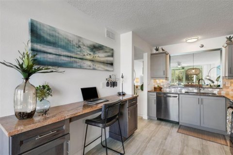 Condo in Bradenton, Florida, 1 bedroom  № 2431054 - photo 10