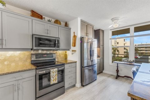 Condo in Bradenton, Florida, 1 bedroom  № 2431054 - photo 6