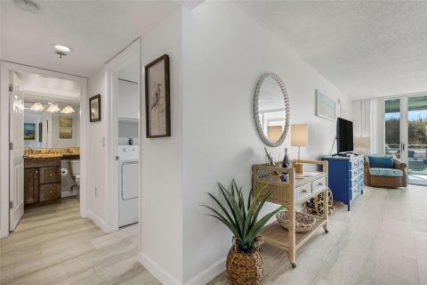 Condo in Bradenton, Florida, 1 bedroom  № 2431054 - photo 17