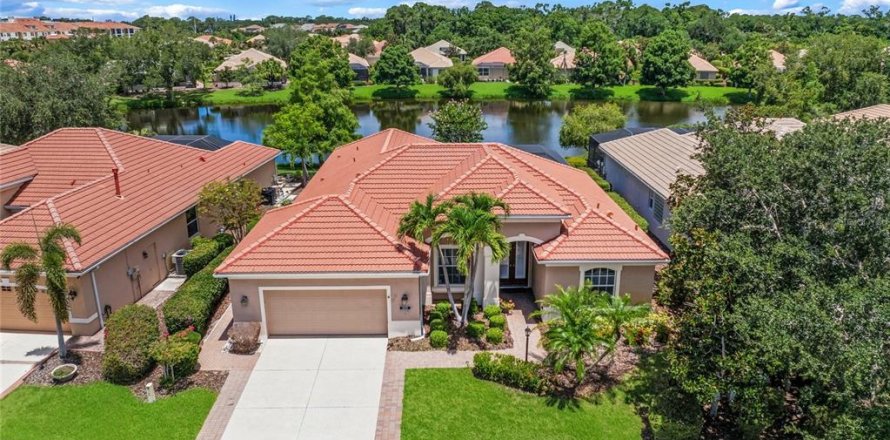 House in Osprey, Florida 4 bedrooms, 214.98 sq.m. № 1832152