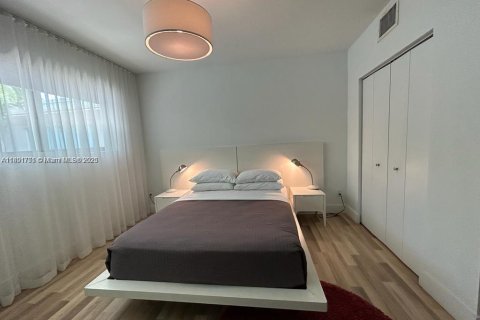 Copropriété à vendre à Miami Beach, Floride: 2 chambres, 75.16 m2 № 1943731 - photo 10
